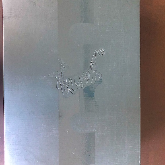 Nike Lebron 16s “Oreos”. Size 8 1/2US - Picture 9 of 9